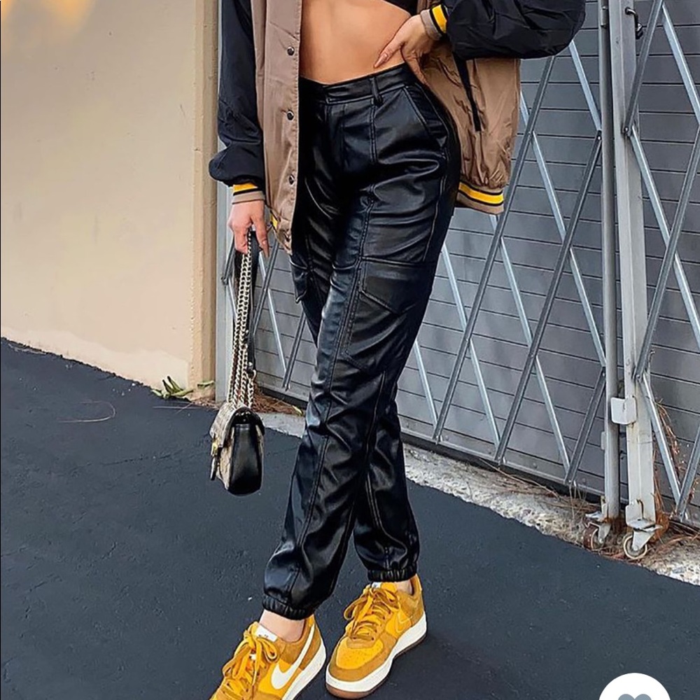 Black cargo pant